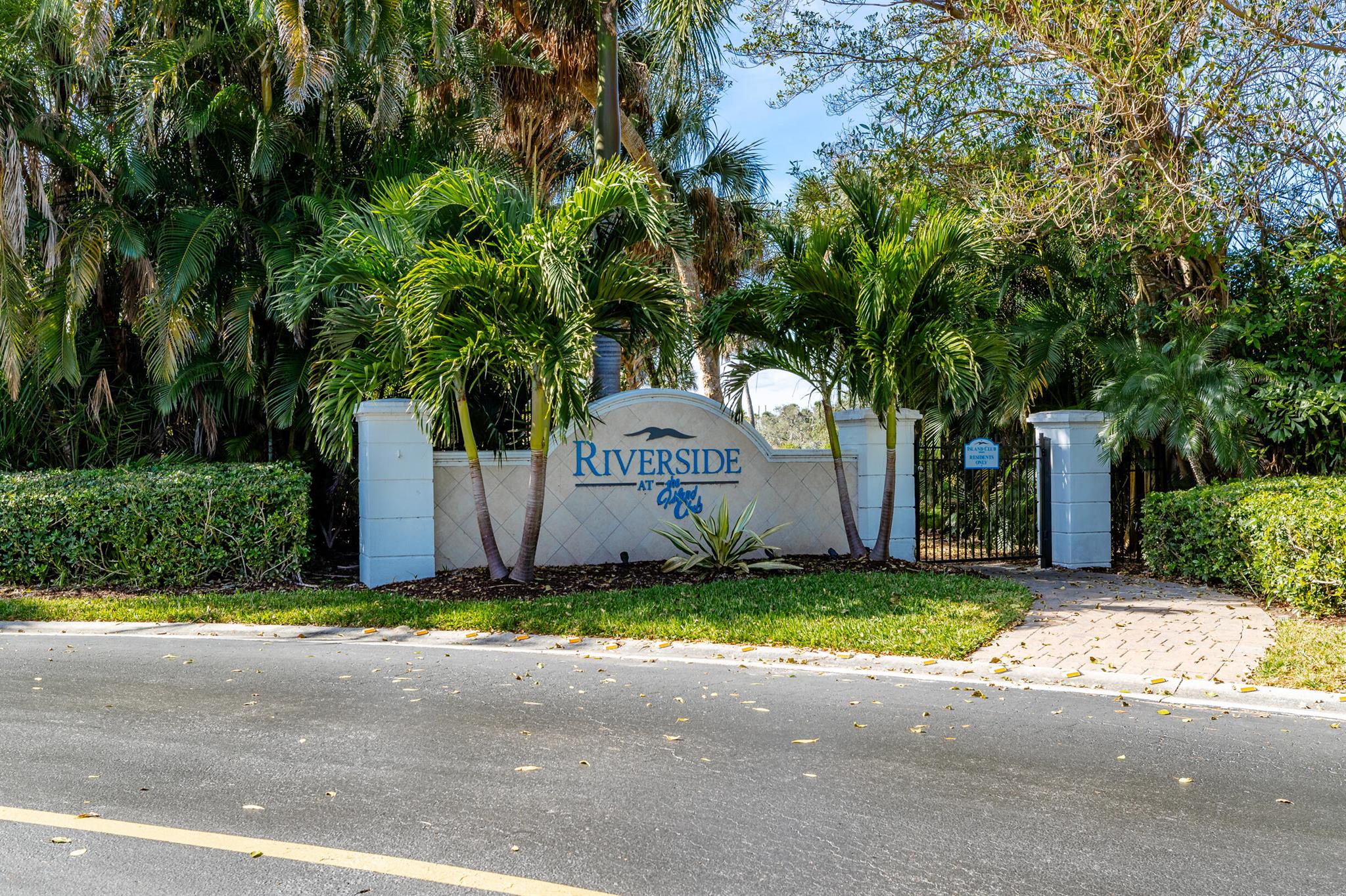 ISLAND CLUB RIVERSIDE PHA - Residential Lease