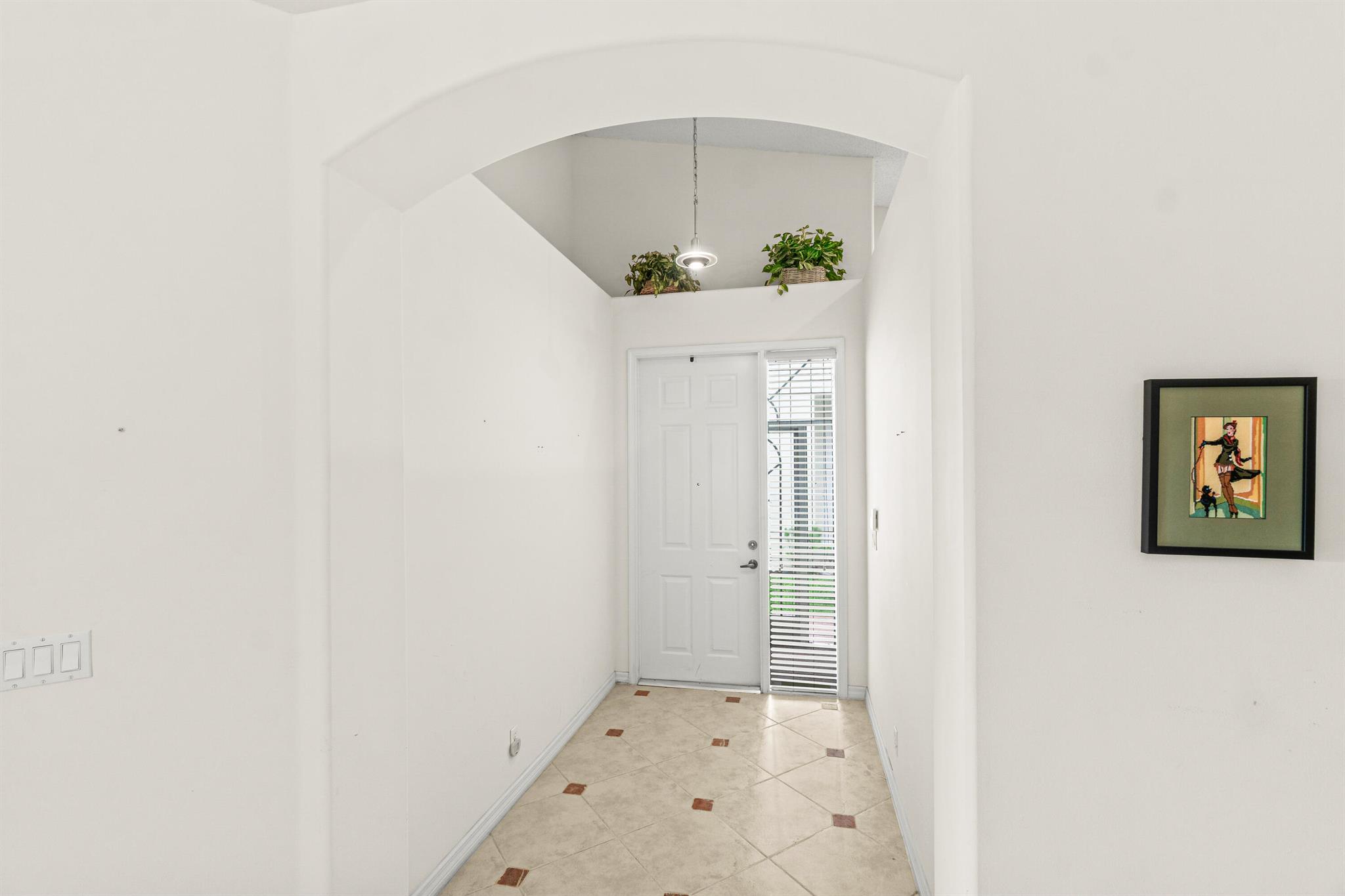 6252 Heliconia Road