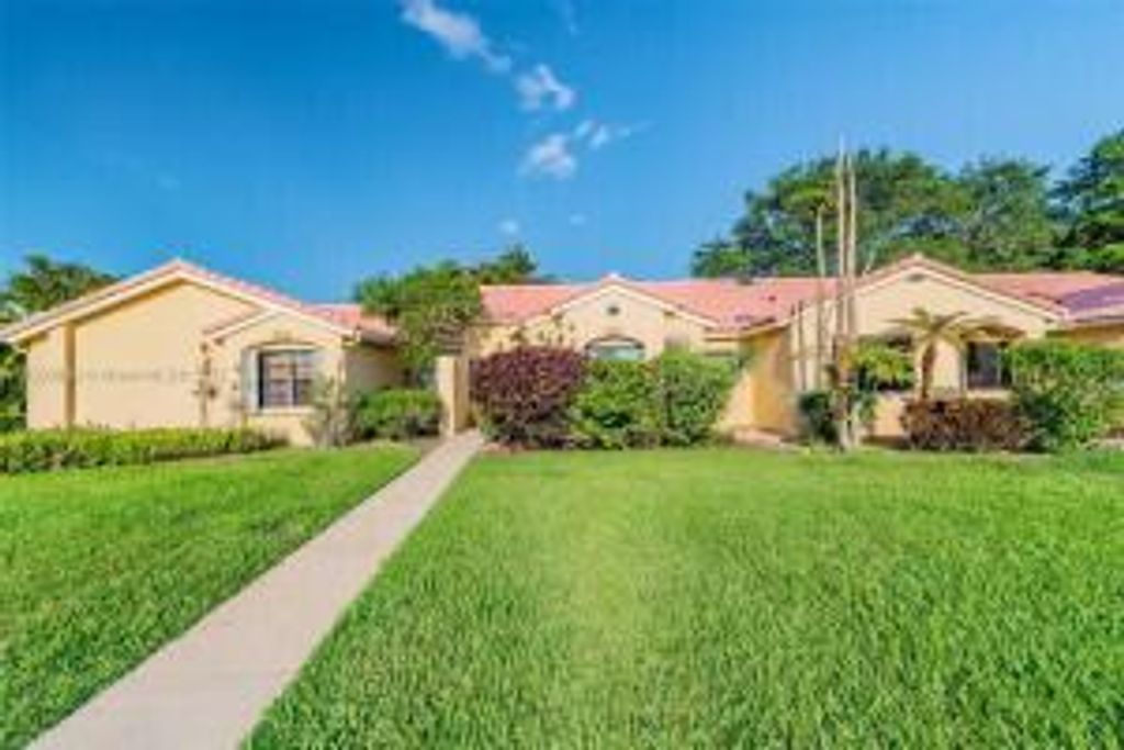 Photo of 6724 Bridlewood Court, Boca Raton, FL 33433 (MLS # R11087693)