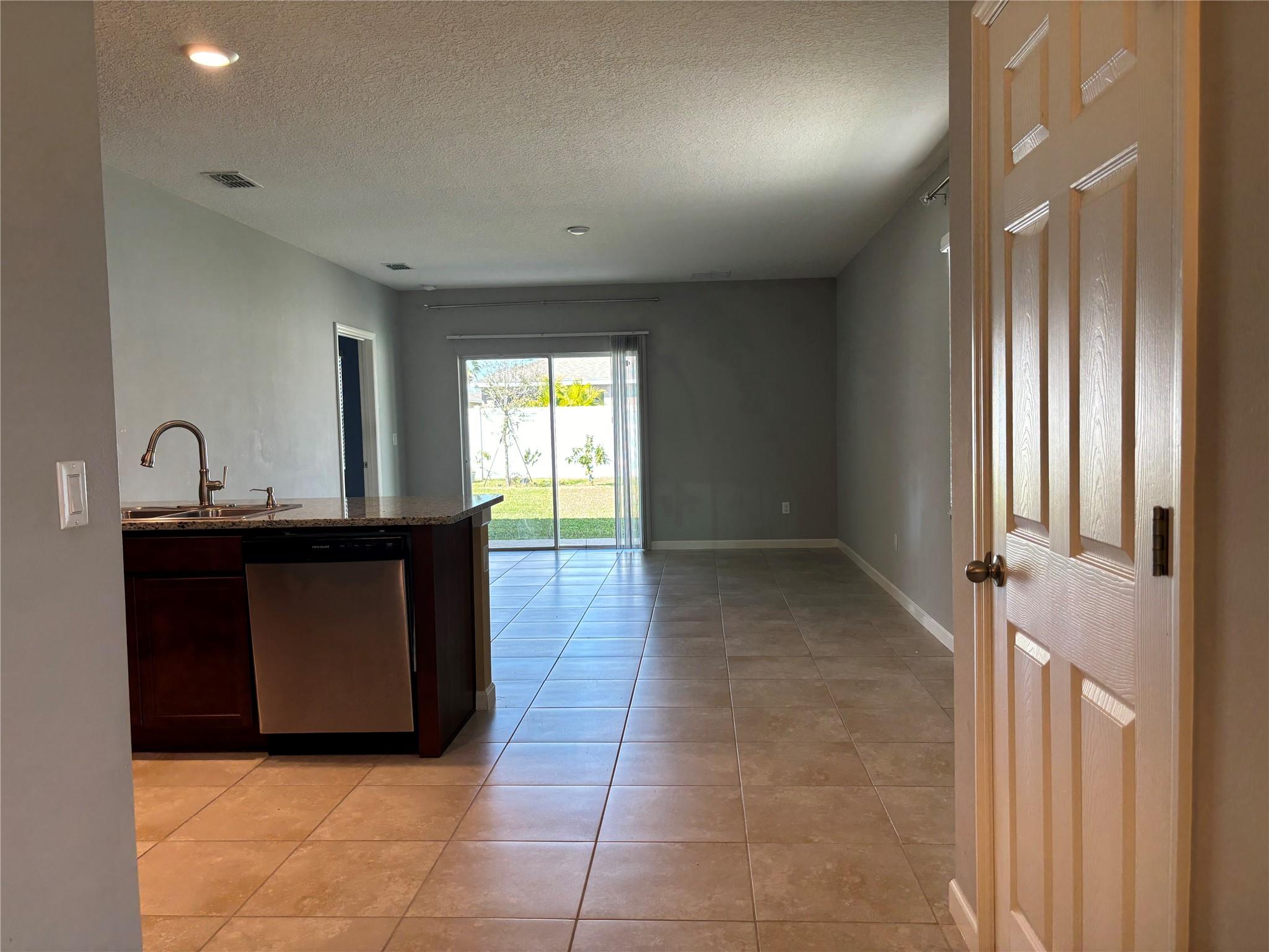 Tradition 29 - Residential Lease