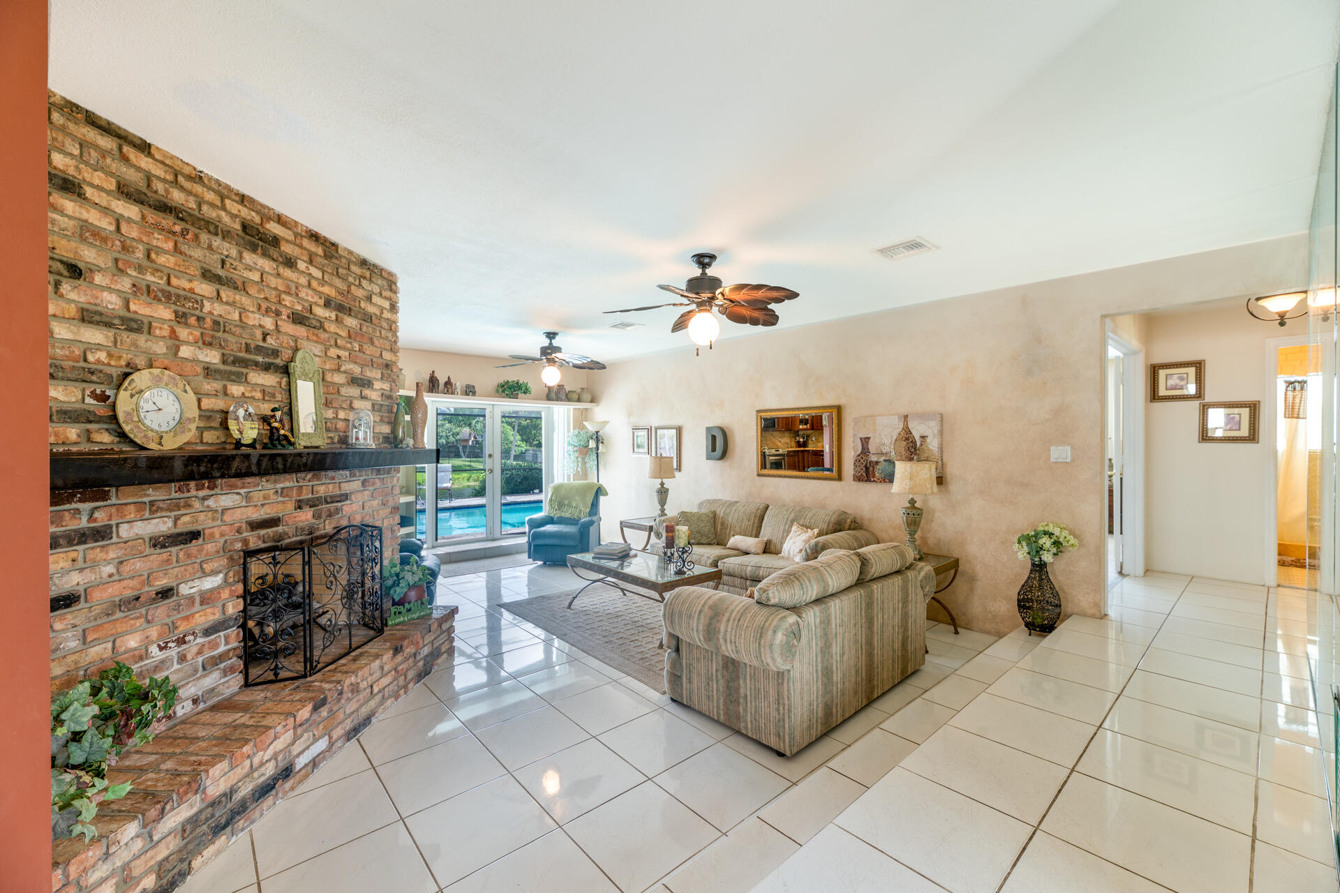 2705 SW 14th Court