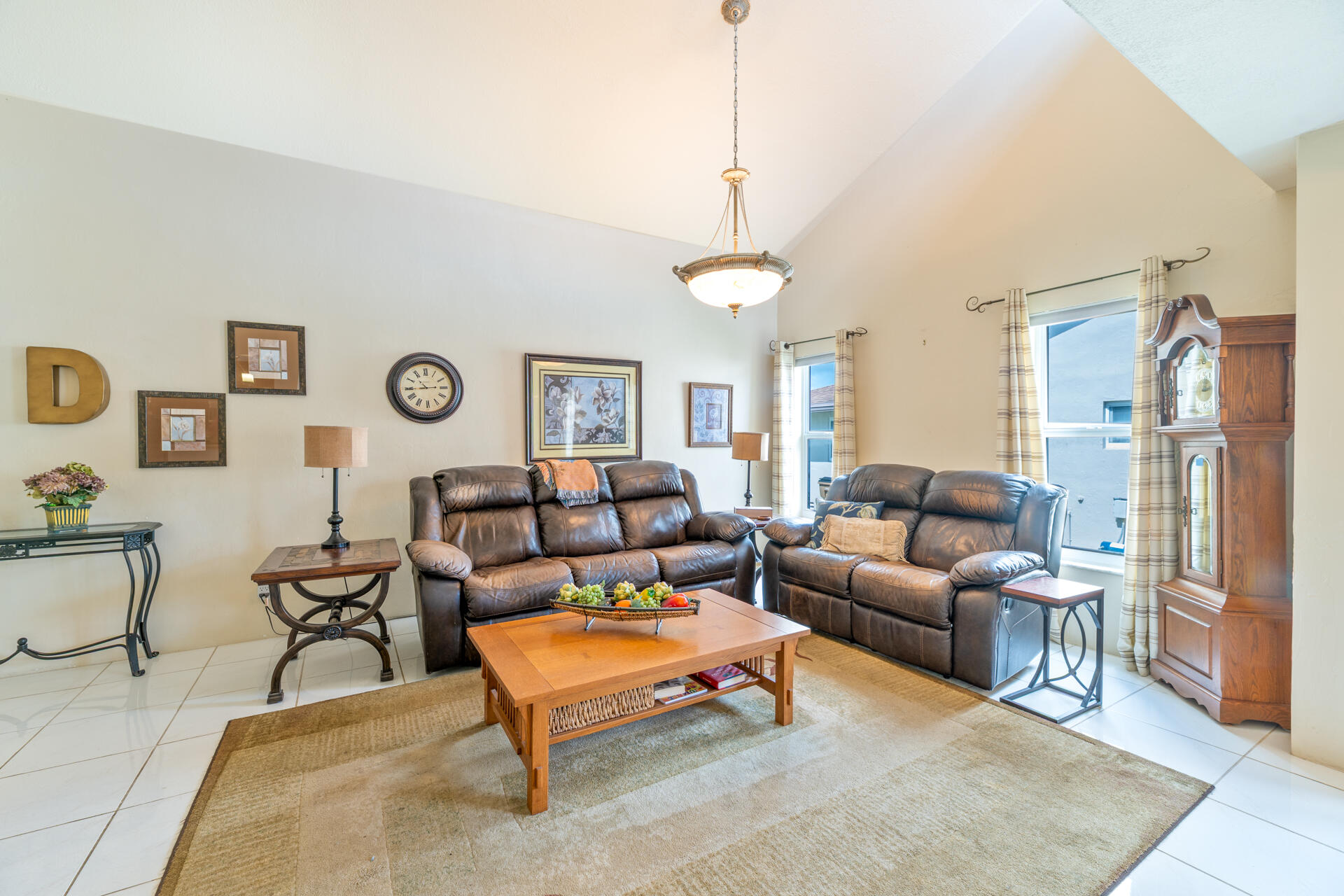 CRYSTAL HEIGHTS - Residential
