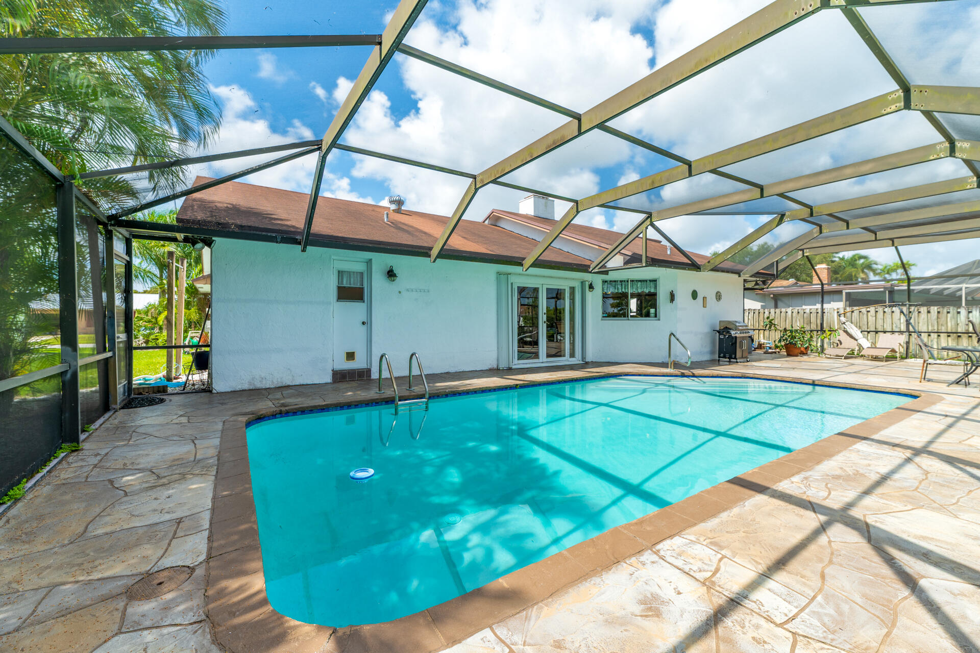 CRYSTAL HEIGHTS - Residential