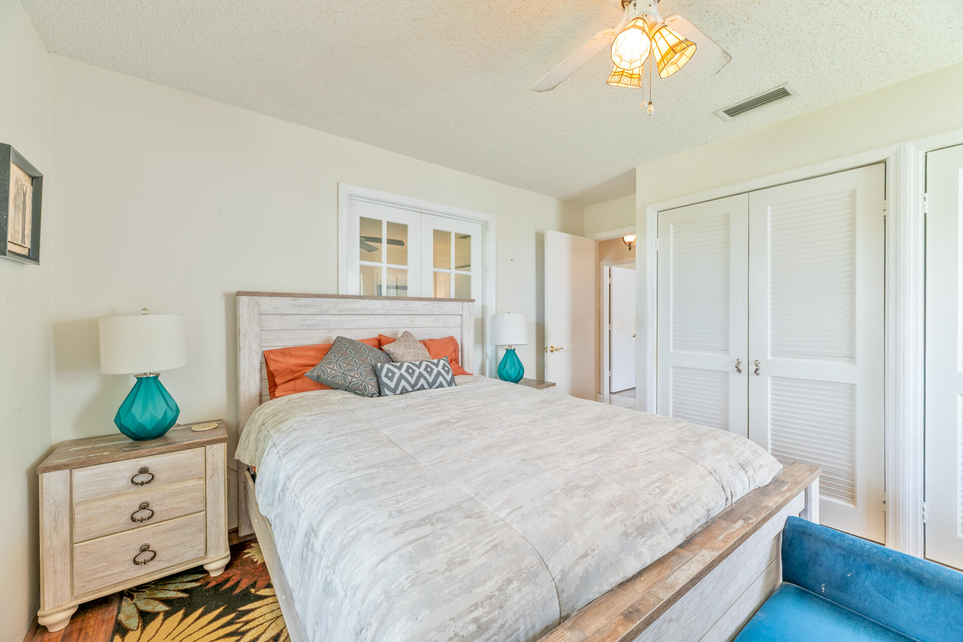 CRYSTAL HEIGHTS - Residential
