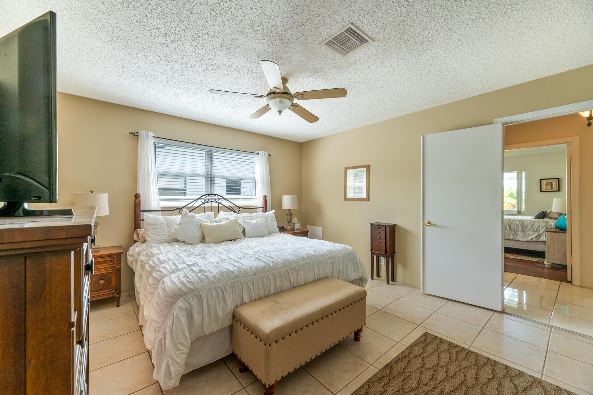 CRYSTAL HEIGHTS - Residential