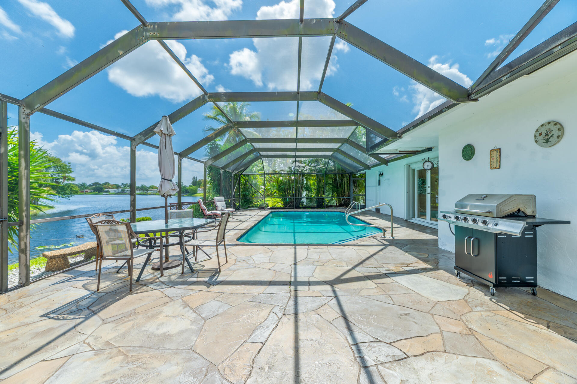 CRYSTAL HEIGHTS - Residential