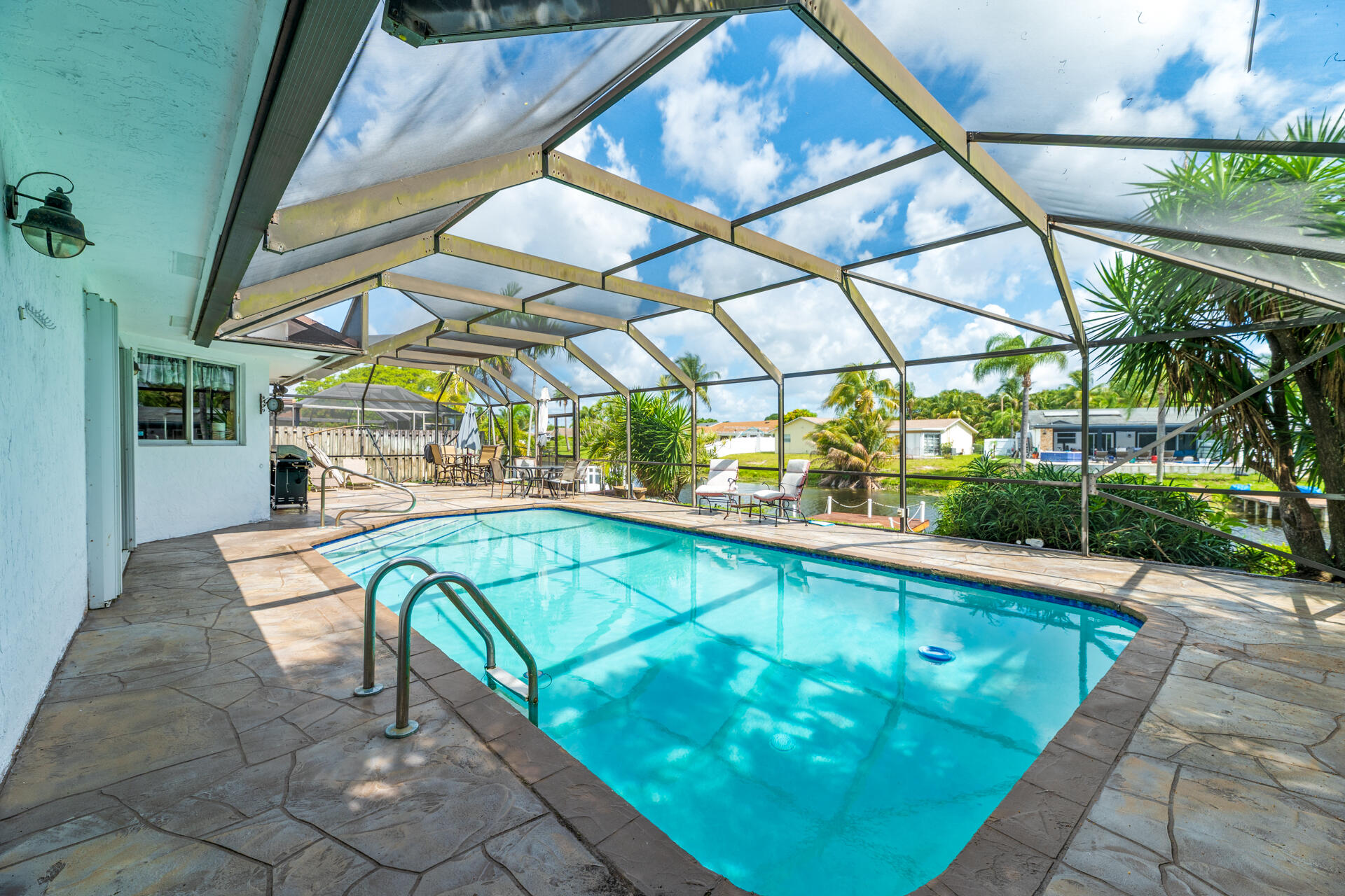 CRYSTAL HEIGHTS - Residential