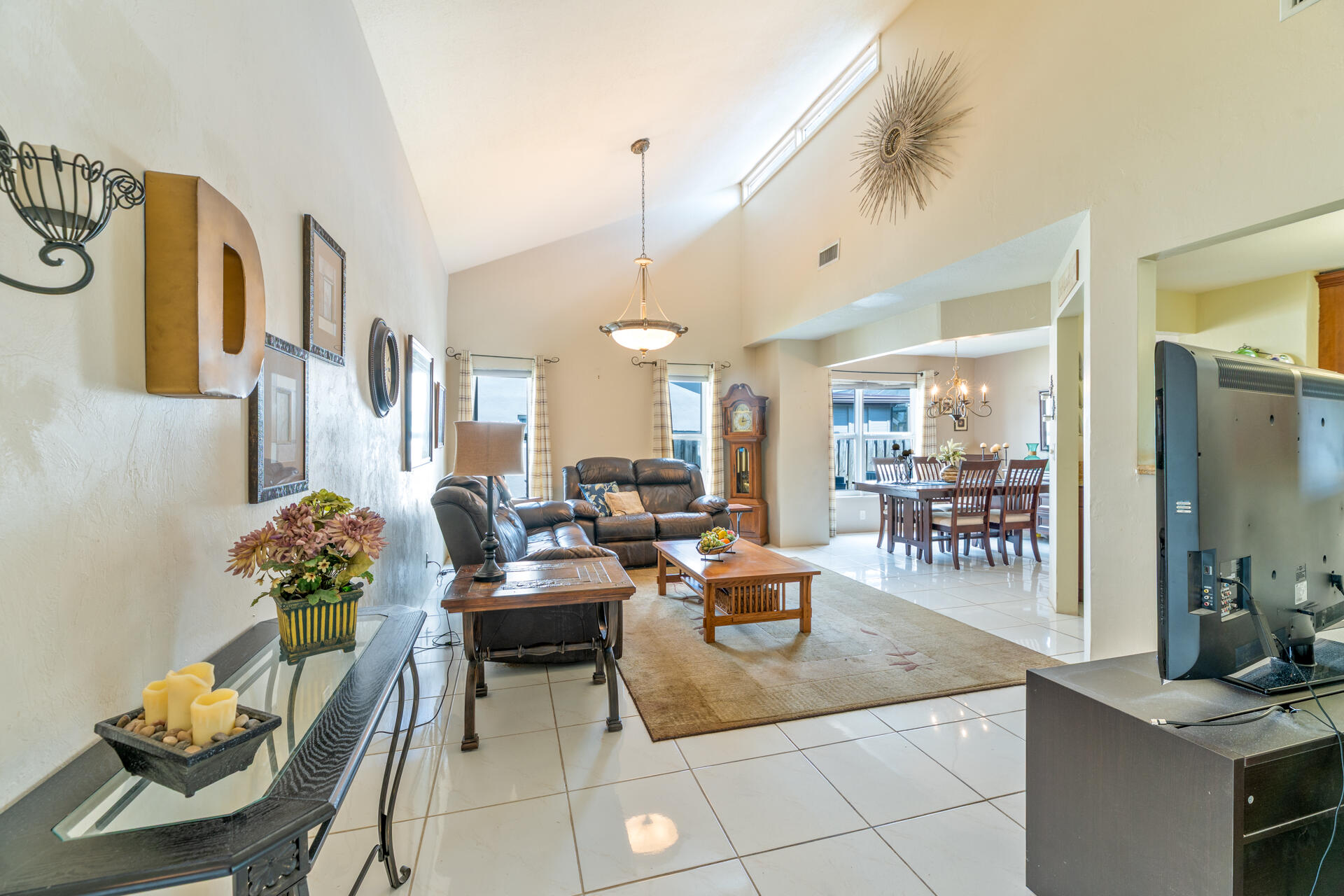 2705 SW 14th Court