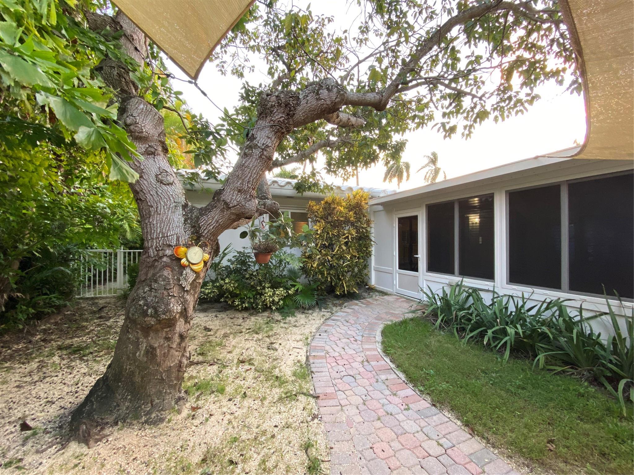 Hollywood Lakes Sec 1-32 - Residential Lease