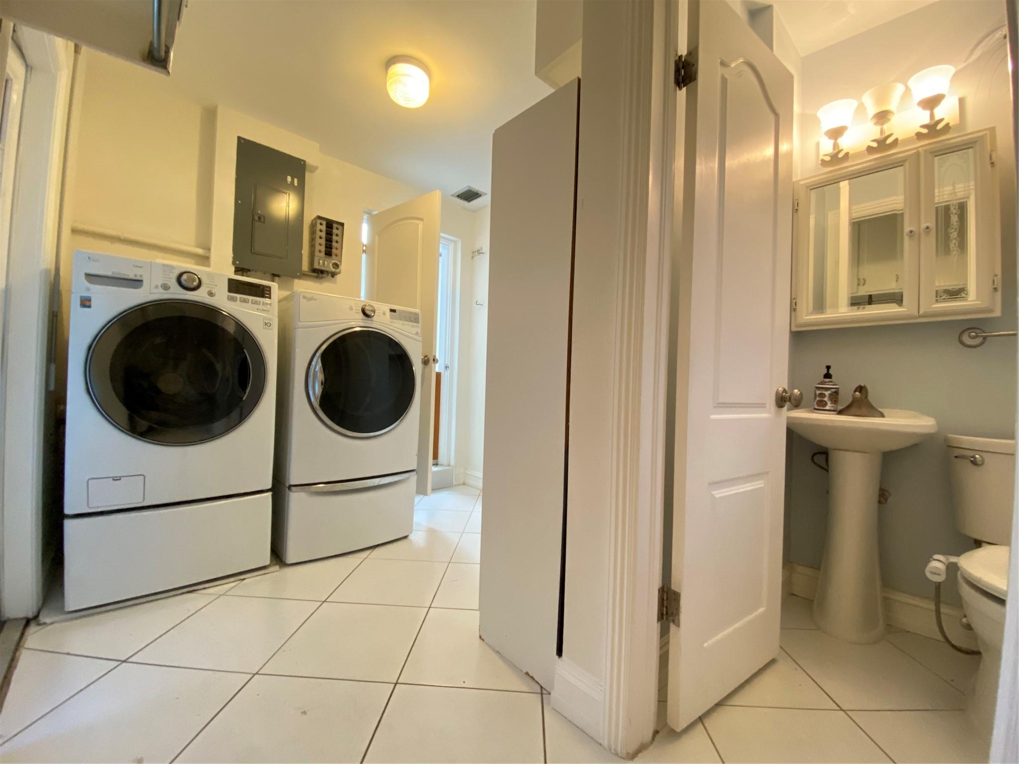 Hollywood Lakes Sec 1-32 - Residential Lease