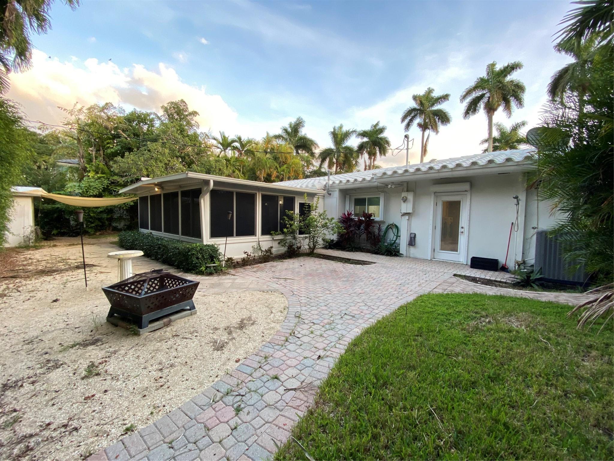 Hollywood Lakes Sec 1-32 - Residential Lease