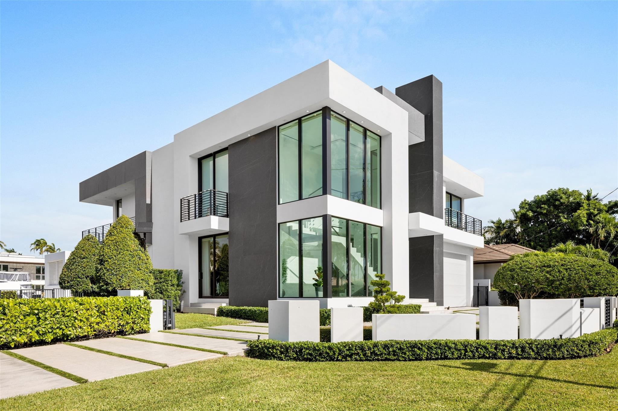 LAS OLAS - Residential