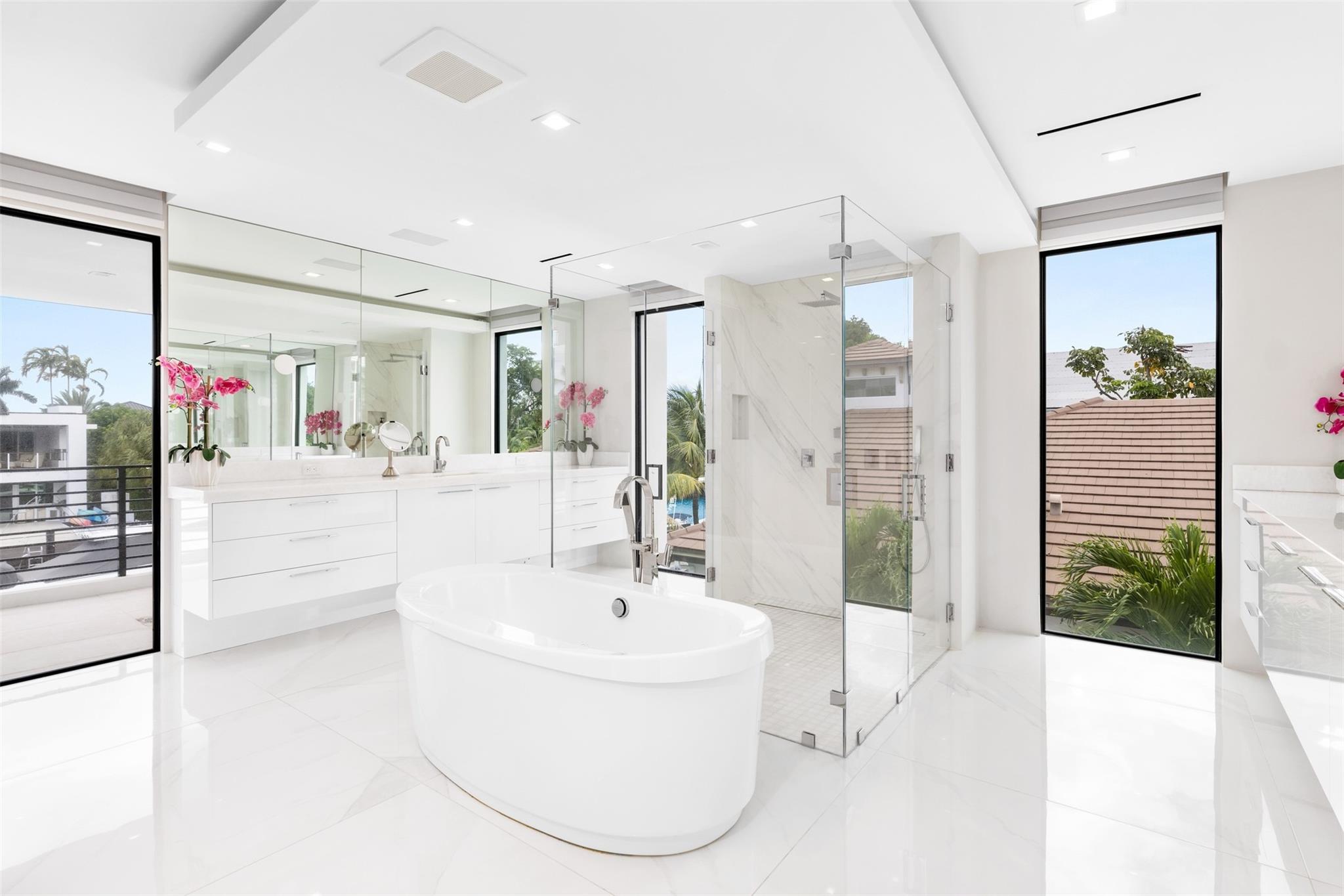 LAS OLAS - Residential