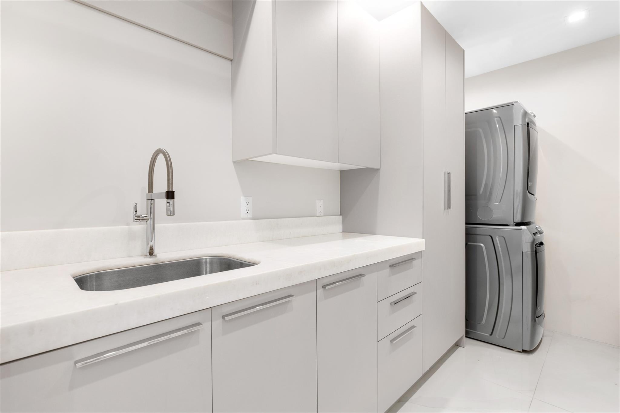 LAS OLAS - Residential