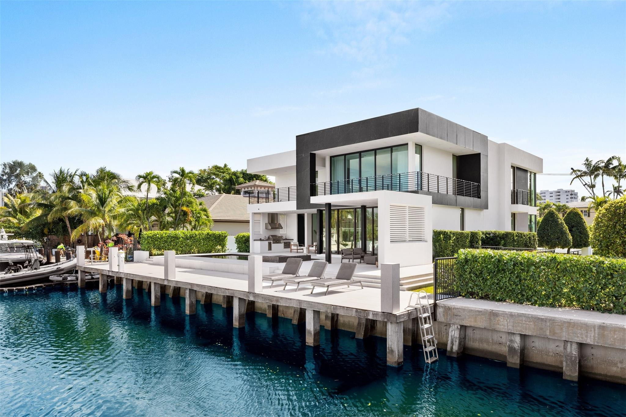 LAS OLAS - Residential