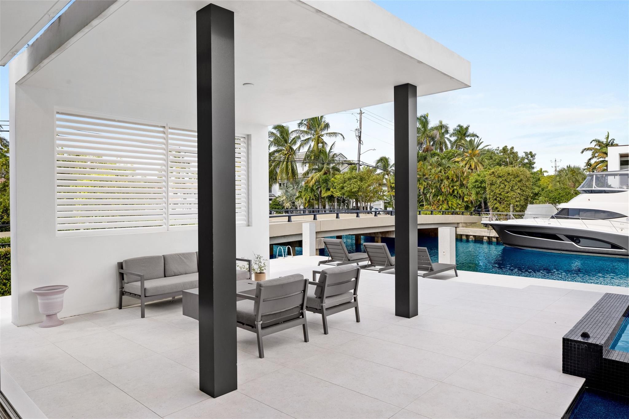 LAS OLAS - Residential