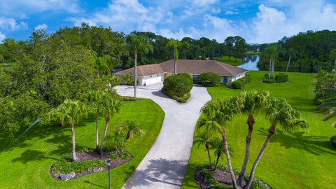 Photo of 3495 SW FOREST HILLS Court, Palm City, FL 34990 (MLS # B26084195)