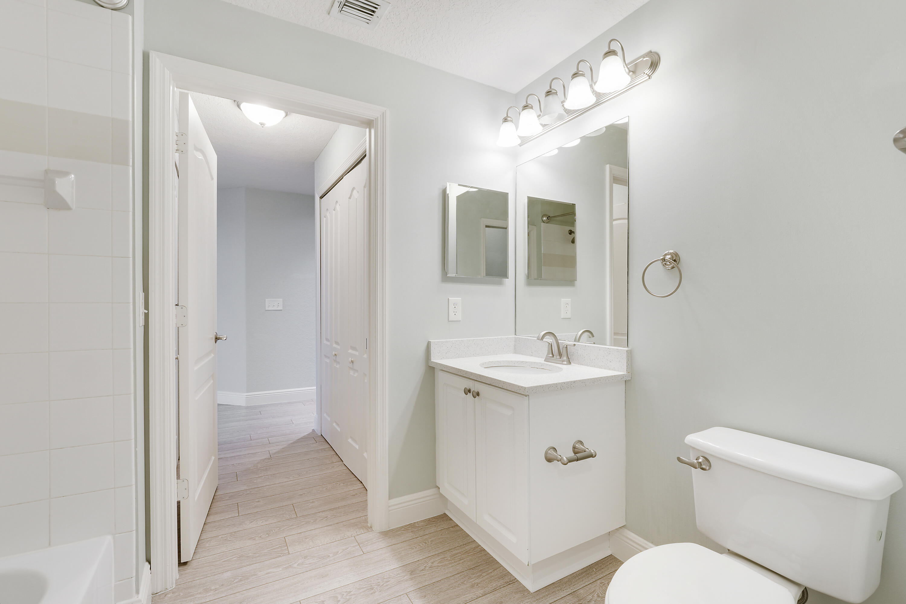 RESIDENCES AT LEGACY PLAC - Residential Lease