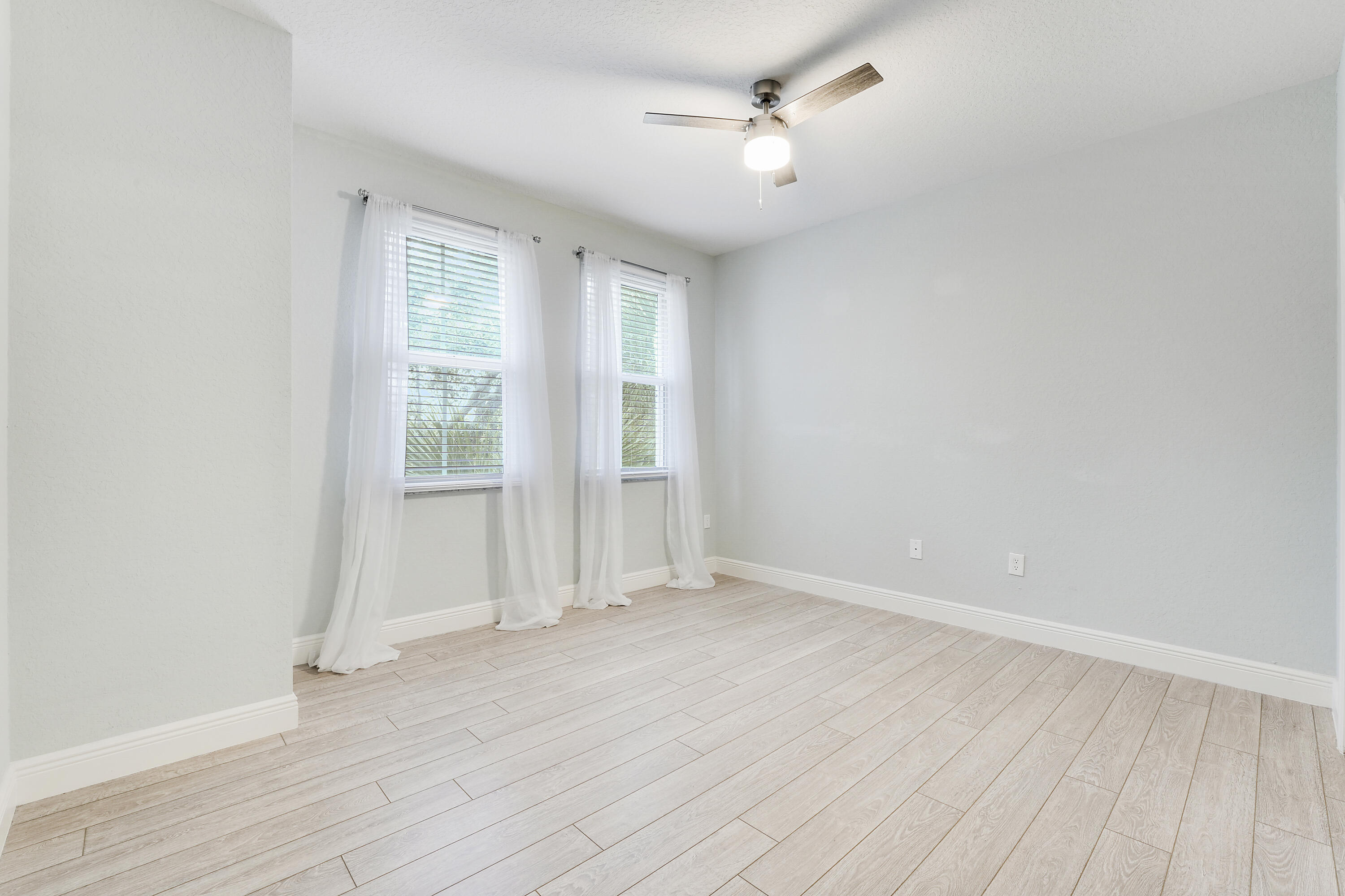 RESIDENCES AT LEGACY PLAC - Residential Lease