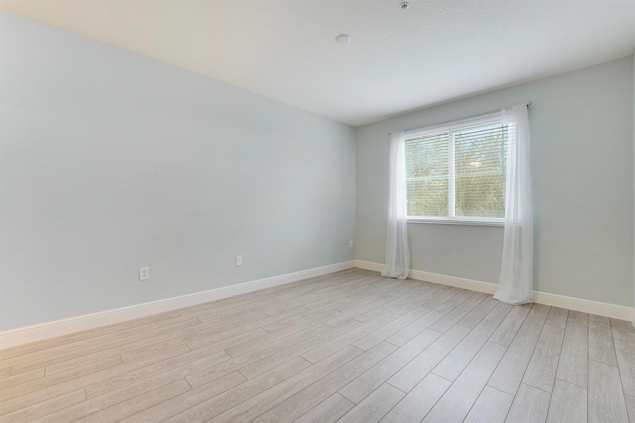 RESIDENCES AT LEGACY PLAC - Residential Lease