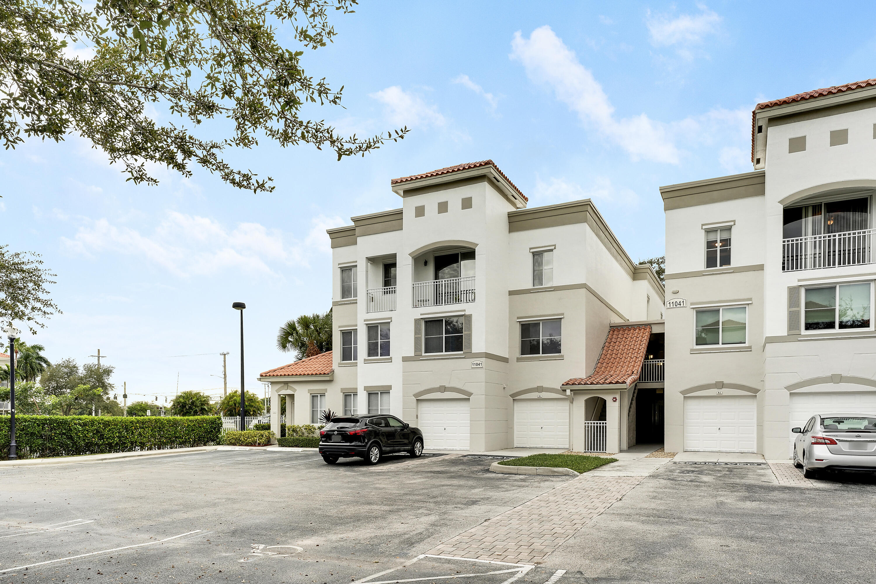 RESIDENCES AT LEGACY PLAC - Residential Lease