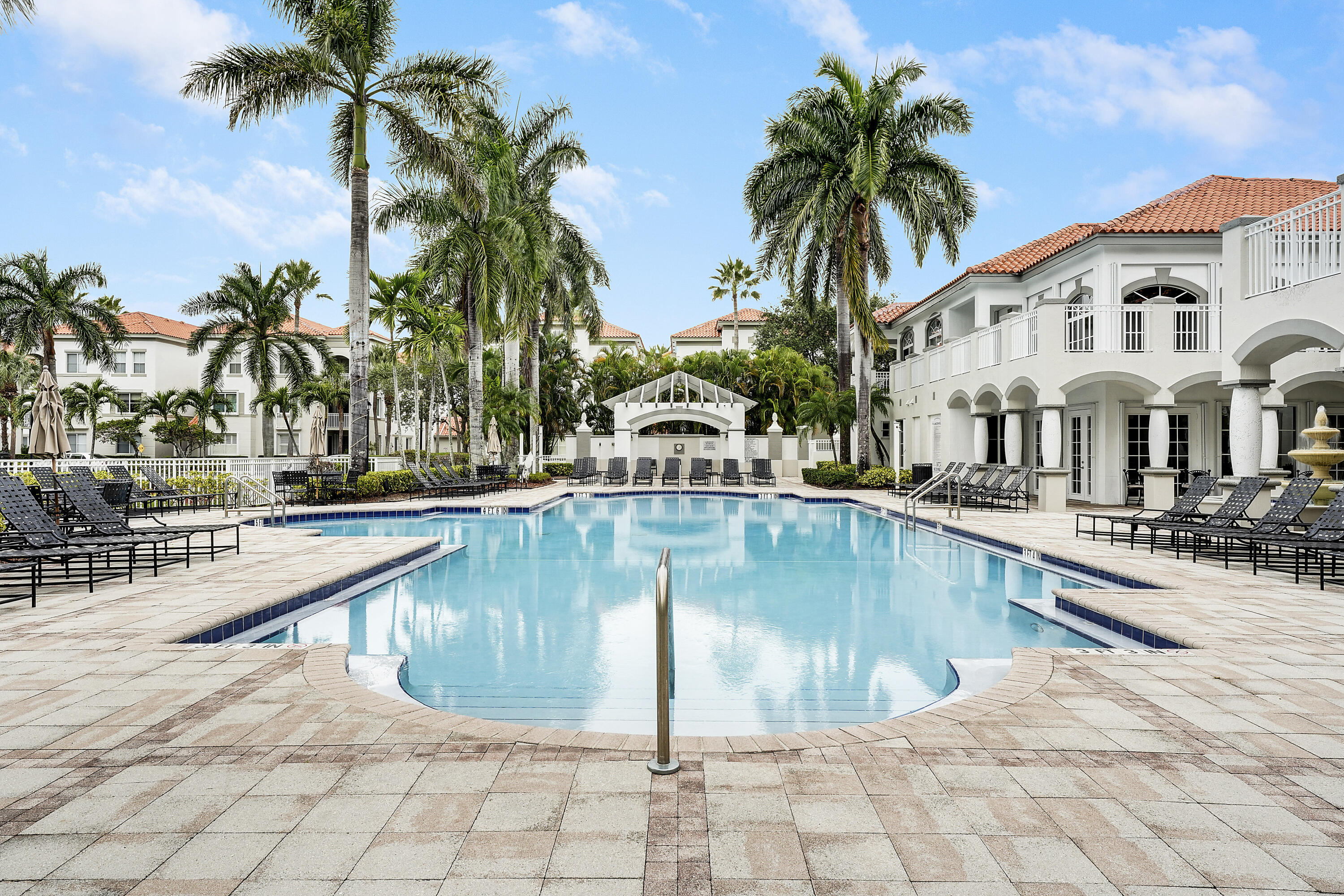 RESIDENCES AT LEGACY PLAC - Residential Lease