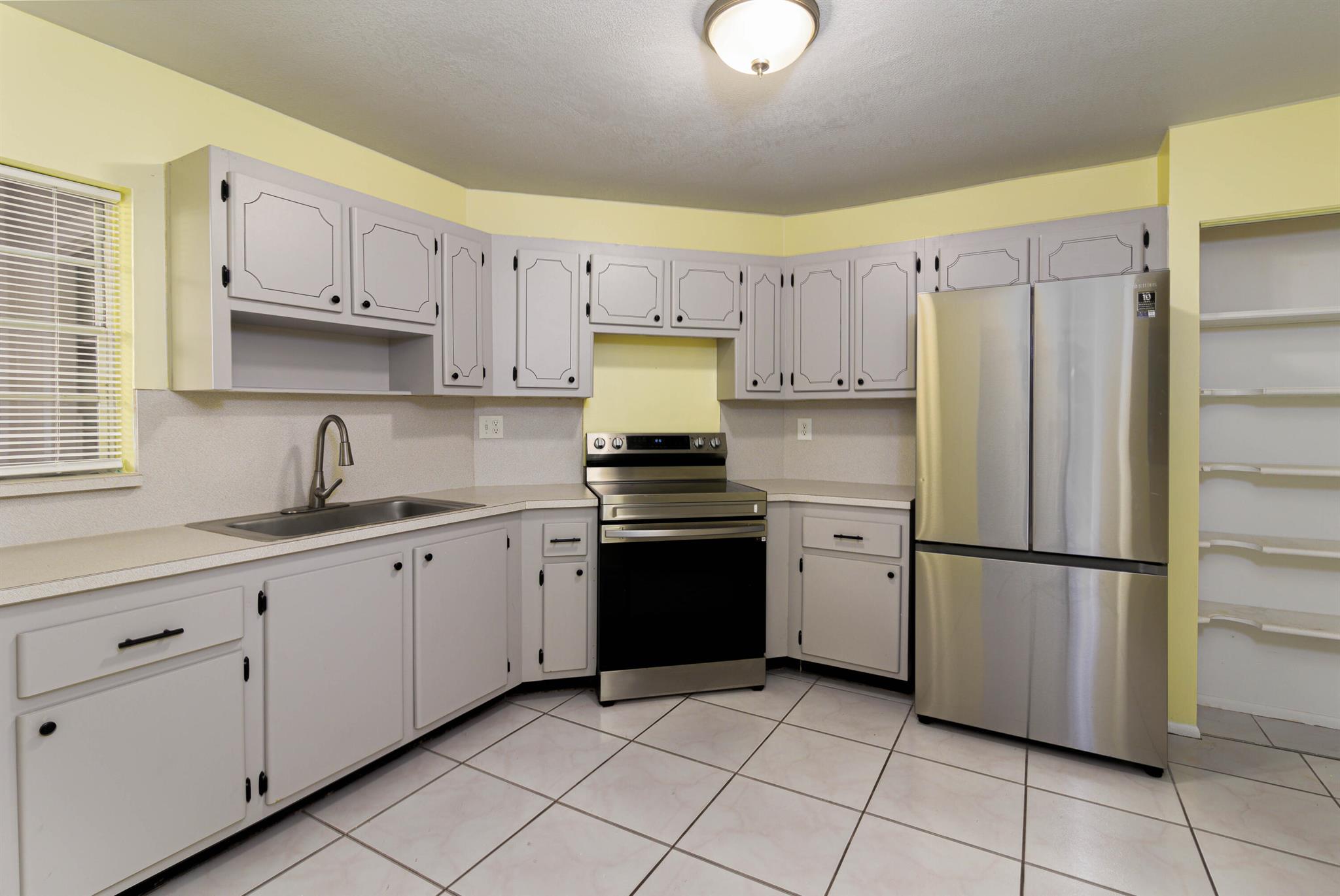 GREENWAY VILLAGE NORTH CONDO 2 - Residential