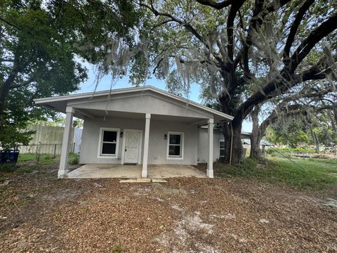 Single Family Residence in Fort Pierce FL 5008 Lace Avenue.jpg