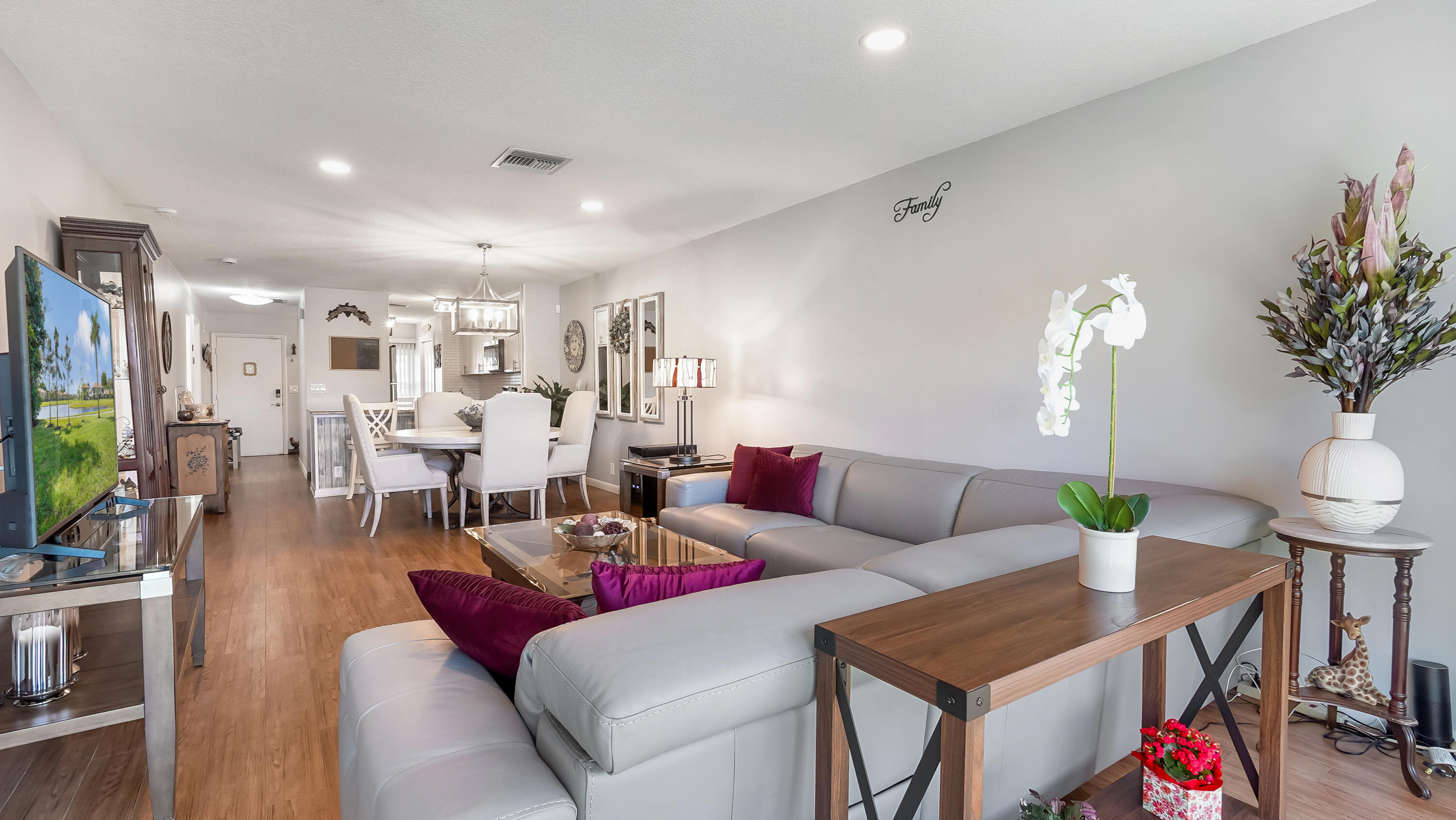 PALM GREENS AT VILLA DEL RAY CONDO II - Residential