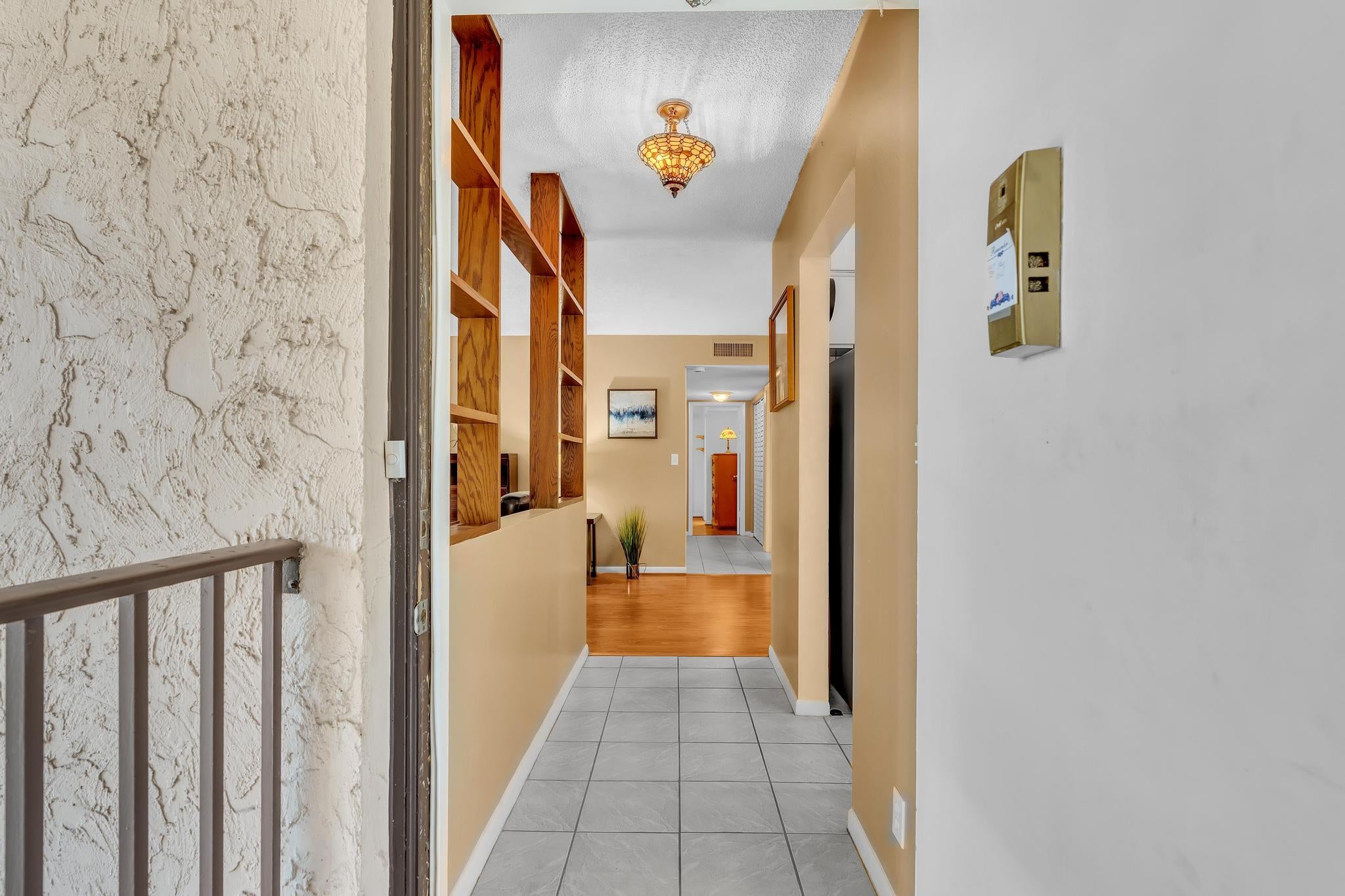 405 N Laurel Drive 206