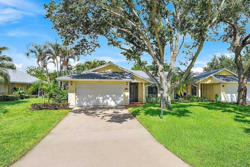 Photo of 12776 SE Pinehurst Court, Hobe Sound, FL 33455 (MLS # R11020112)