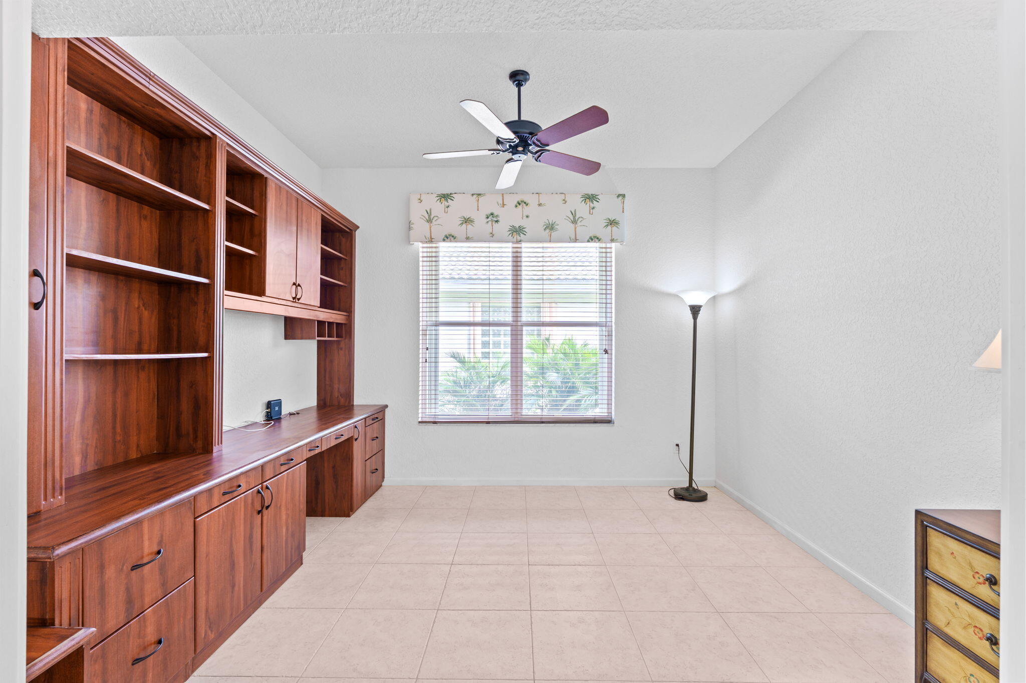 6530 Hawaiian Avenue