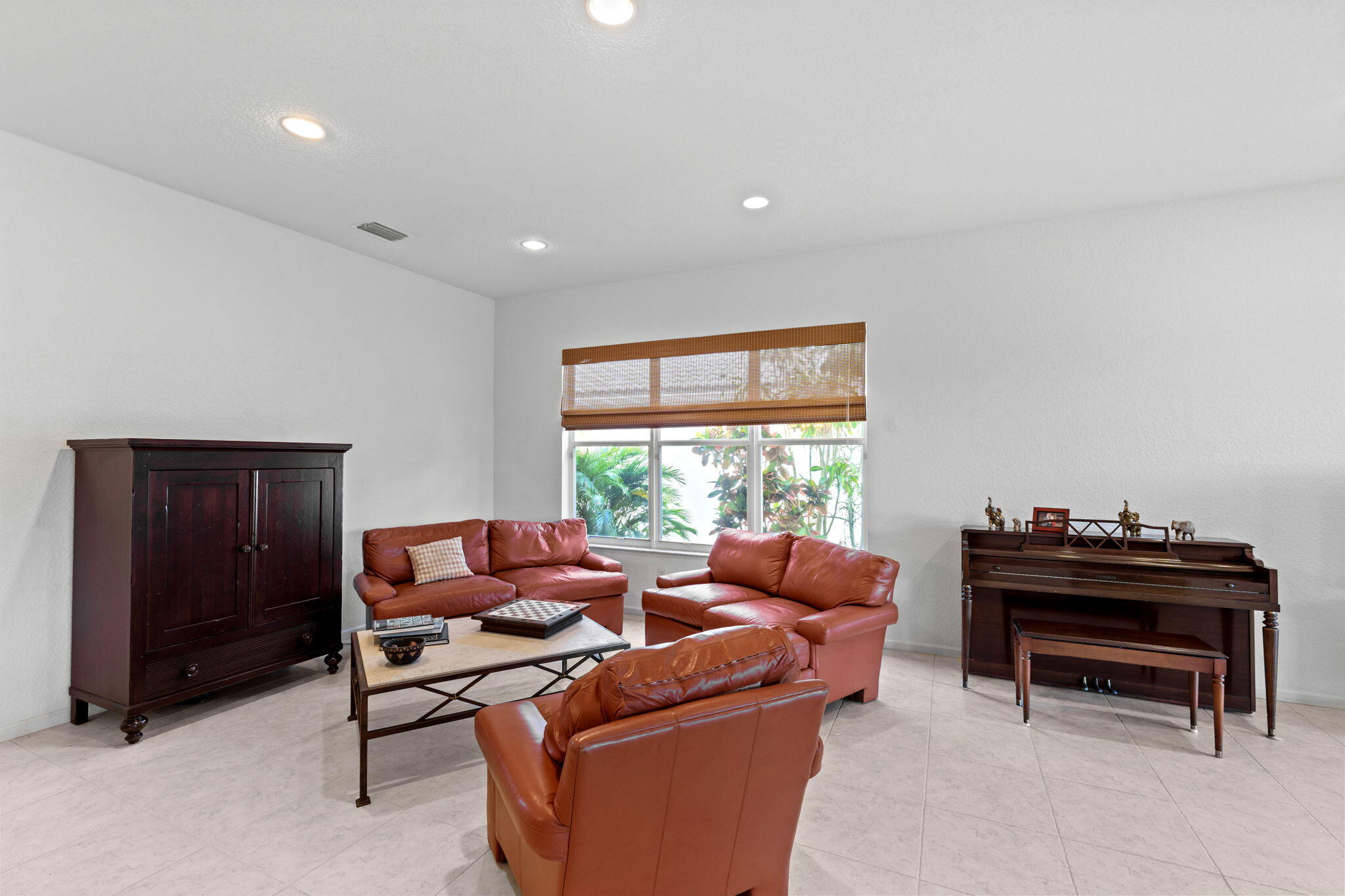 VALENCIA ISLES 1 - Residential