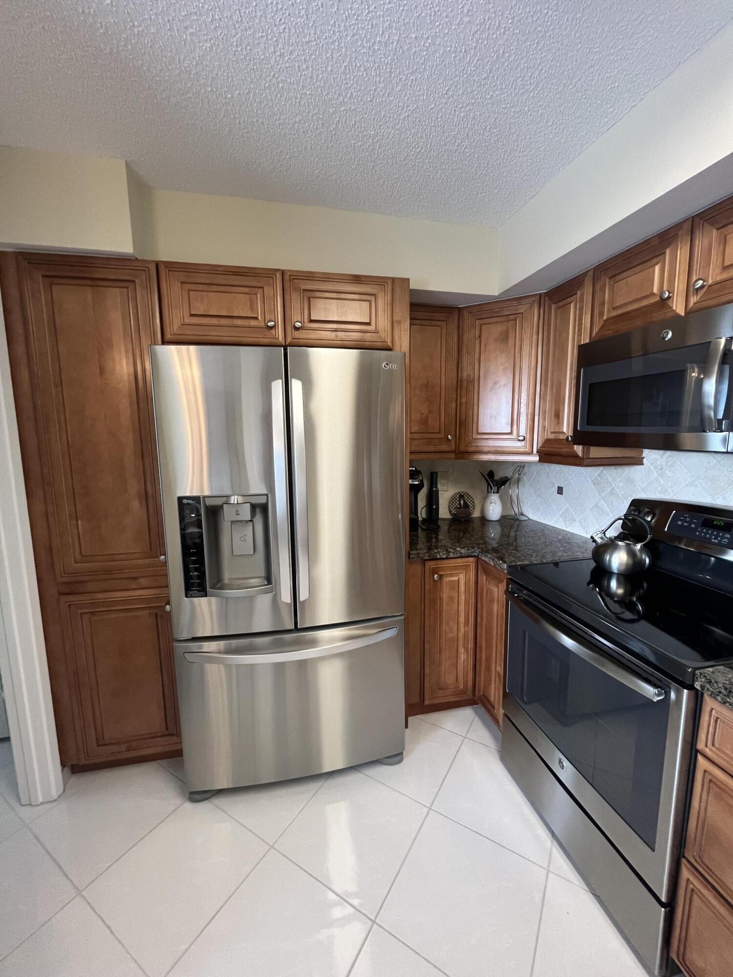 Huntington Towers - Residential