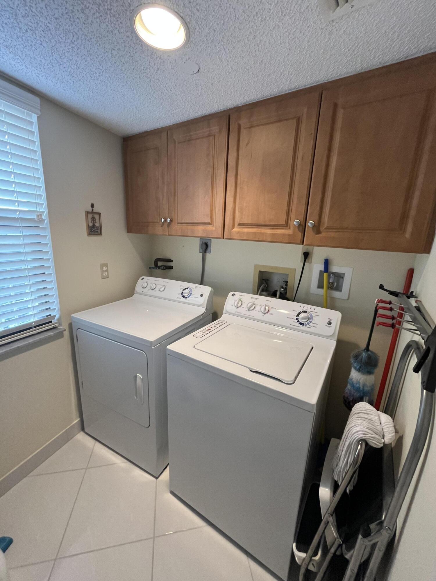 Huntington Towers - Residential