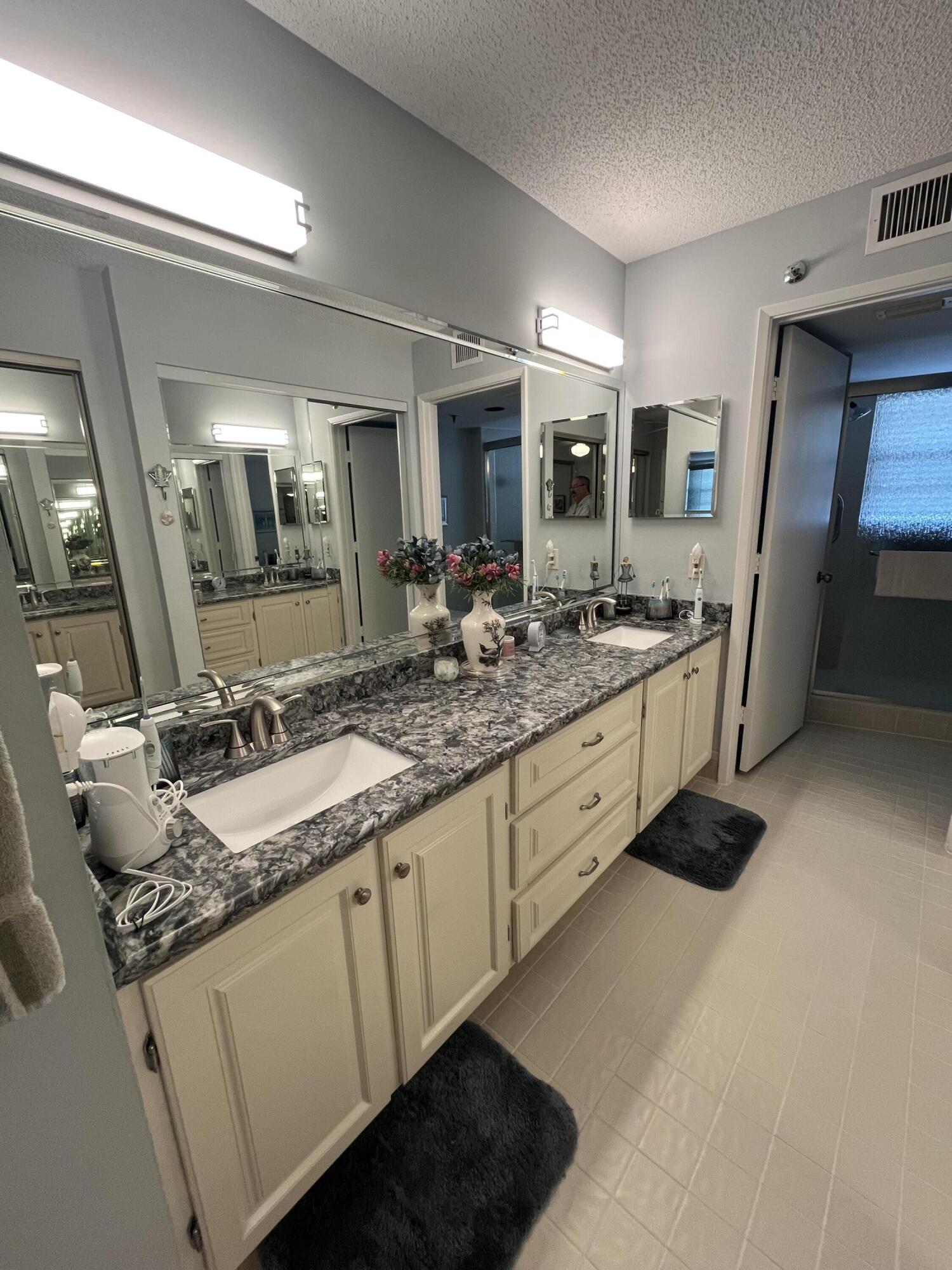 Huntington Towers - Residential