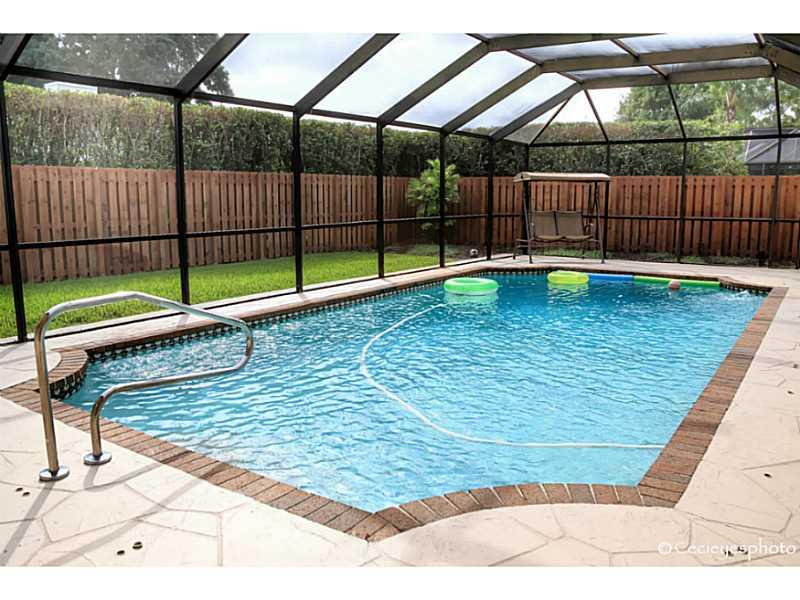 SHADOW WOOD - Residential