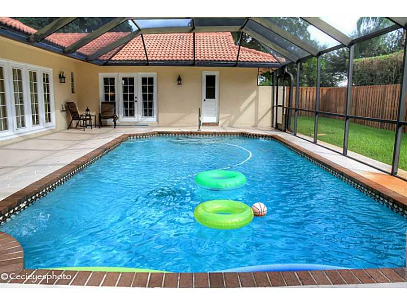 SHADOW WOOD - Residential