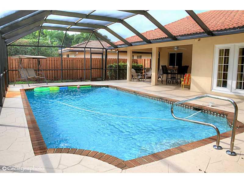 SHADOW WOOD - Residential