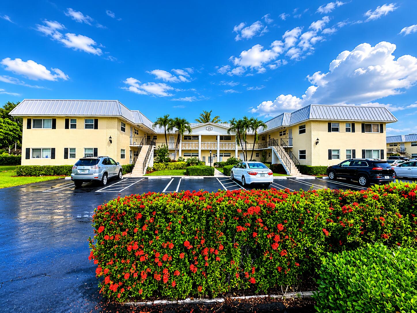 COLONIAL CLUB CONDO SEC 2 - Residential