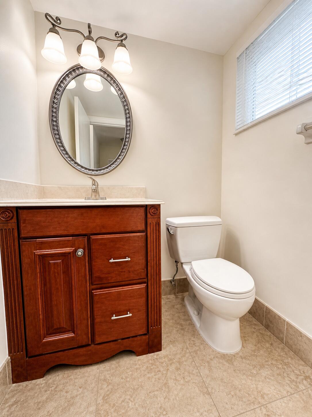 COLONIAL CLUB CONDO SEC 2 - Residential