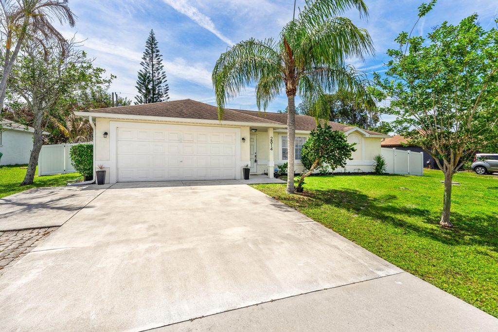 Photo of 2814 SE Melaleuca Boulevard, Port Saint Lucie, FL 34952 (MLS # B26025630)