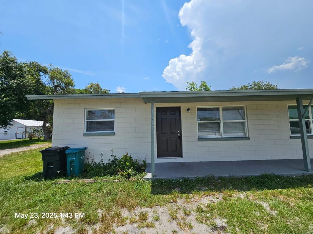 Photo of 4653 S 25th Street, Fort Pierce, FL 34981 (MLS # R11100715)