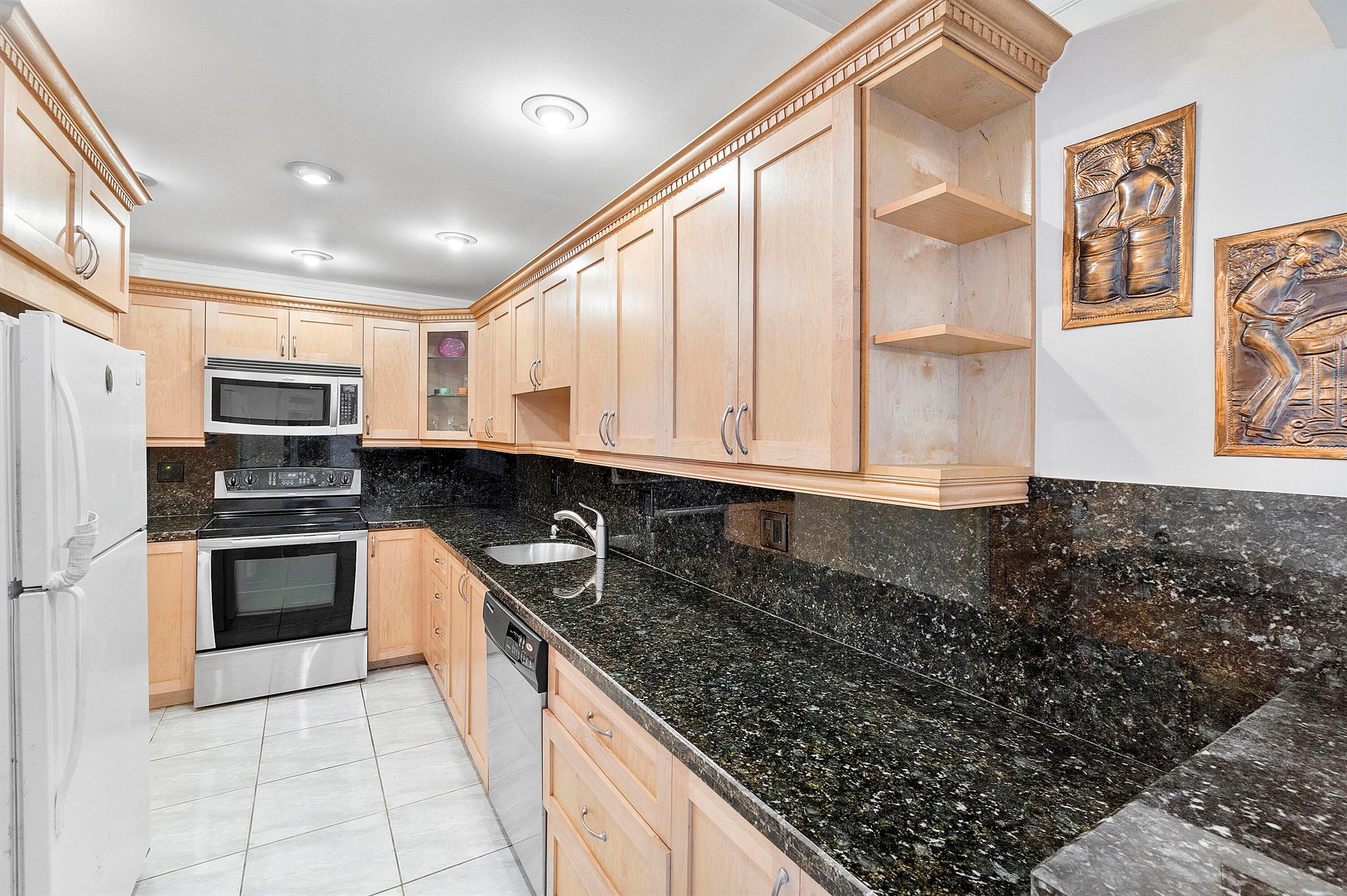 PATRICIAN - Residential Lease