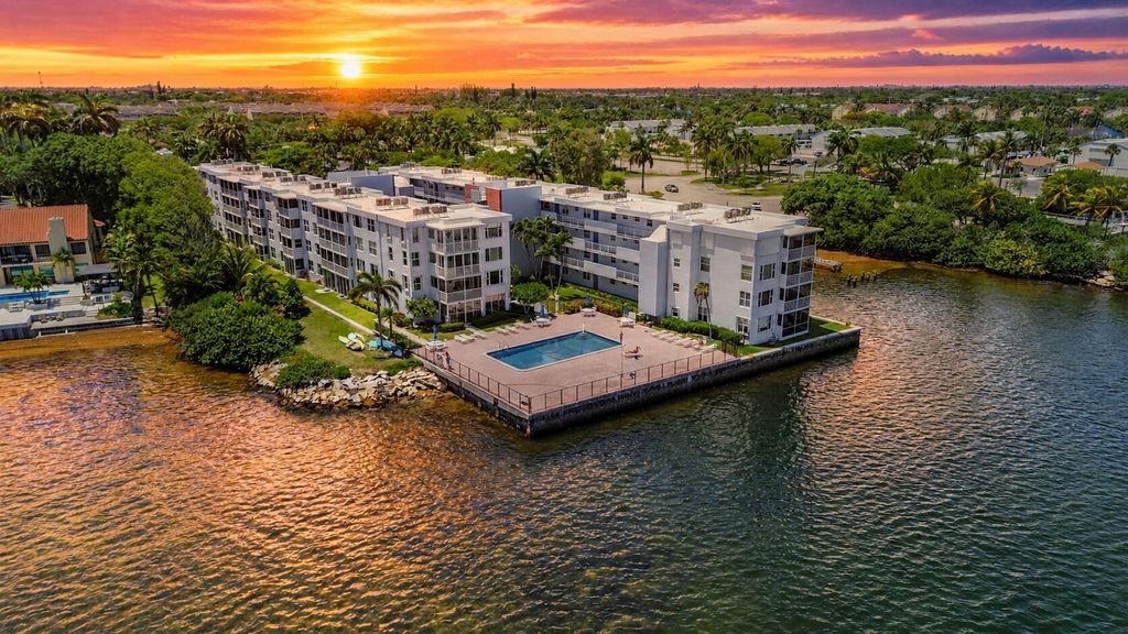 Photo of 1820 New Palm Way #308, Boynton Beach, FL 33435 (MLS # B26024210)