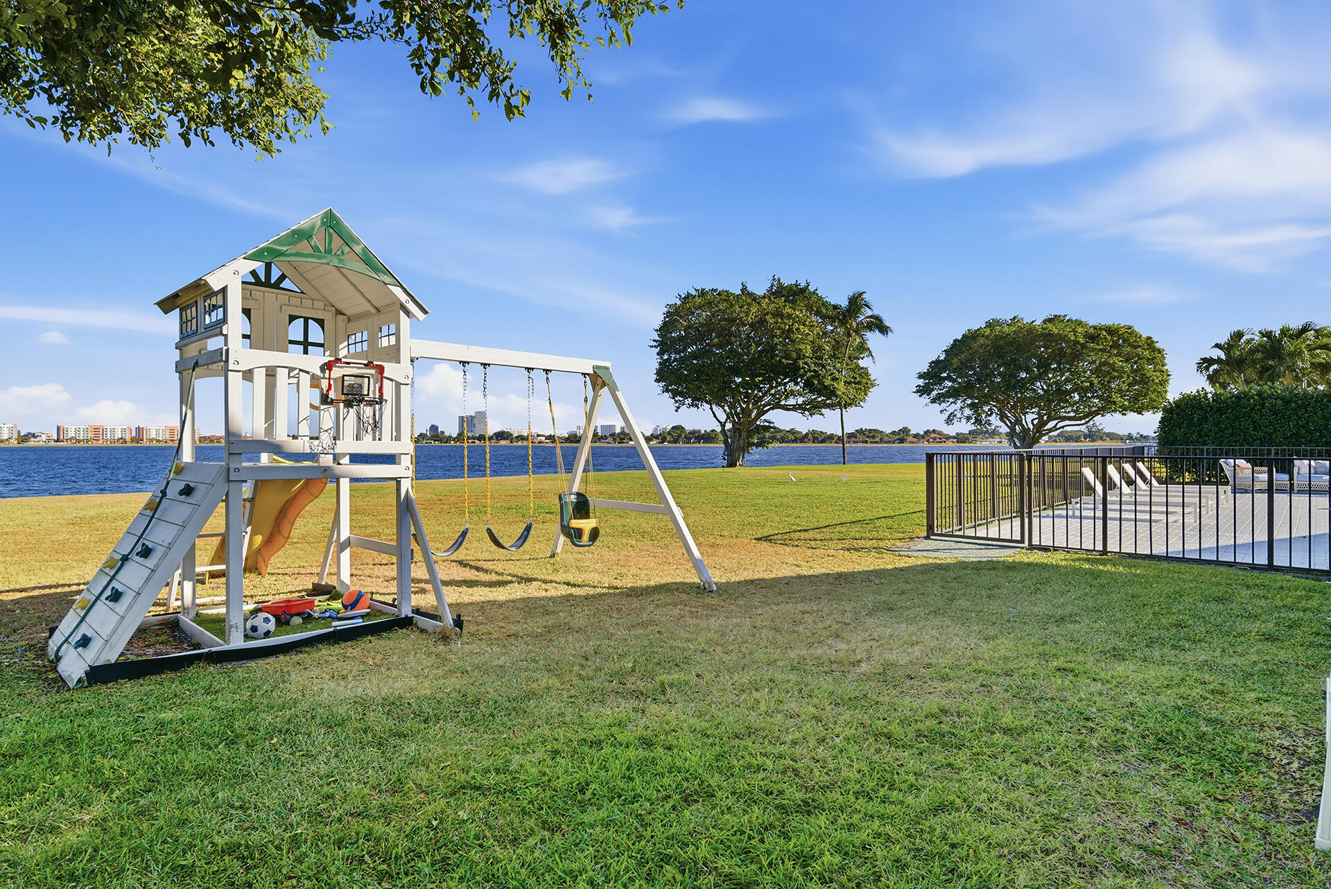 PRESIDENT COUNTRY CLUB 4 - Residential