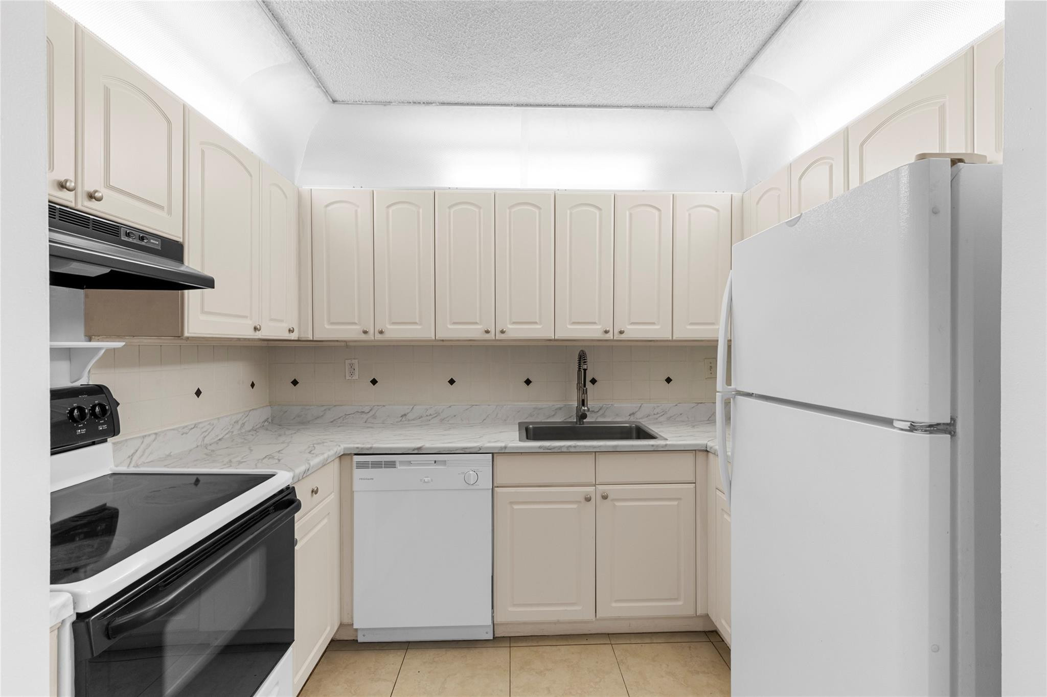 THE VILLAS OF RIVERSIDE C - Residential