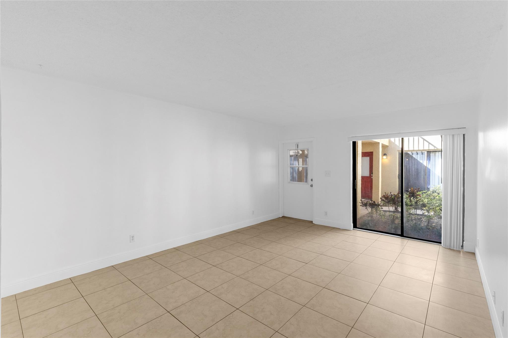 THE VILLAS OF RIVERSIDE C - Residential