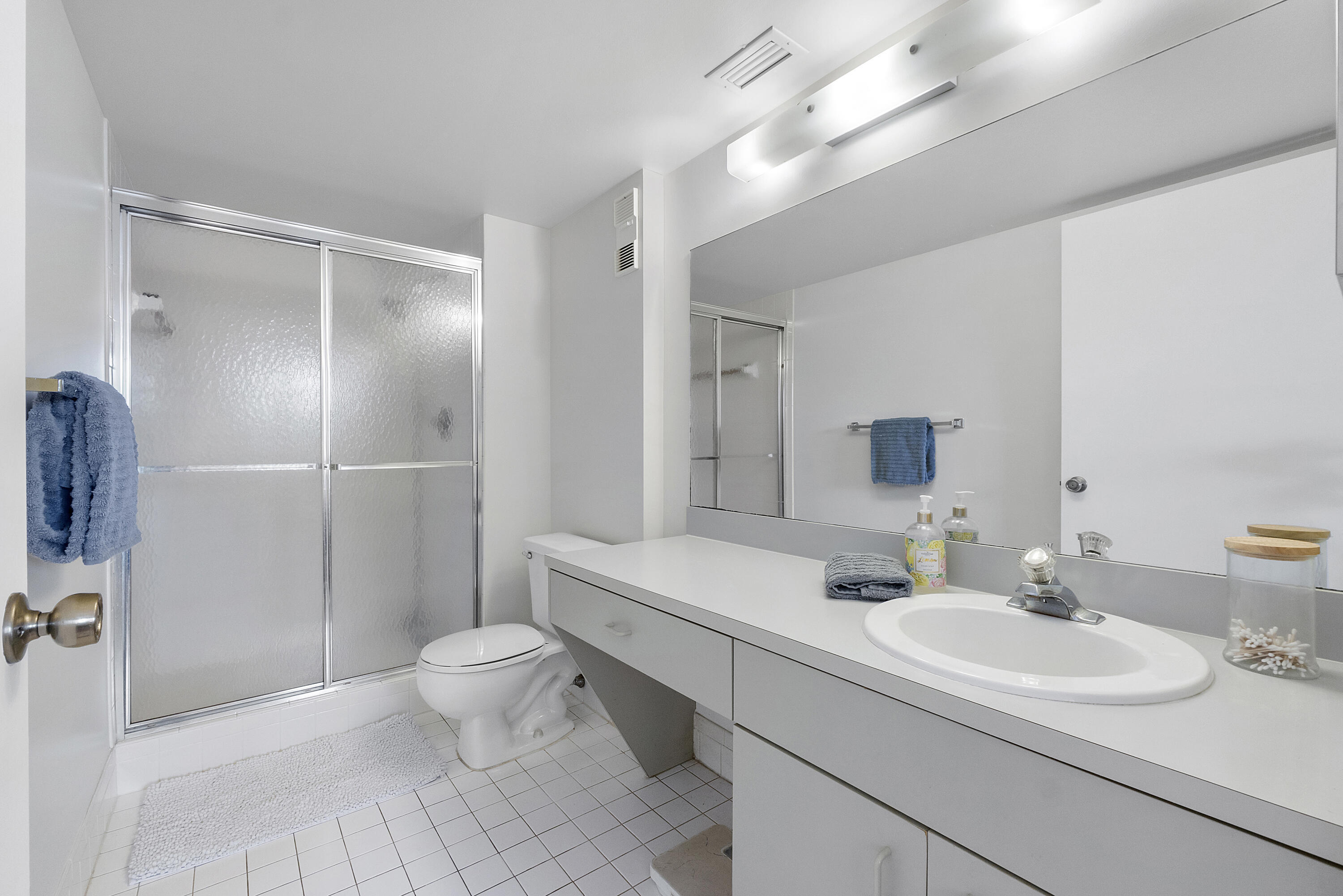 CYPRESS BEND CONDOMINIUM VII - Residential