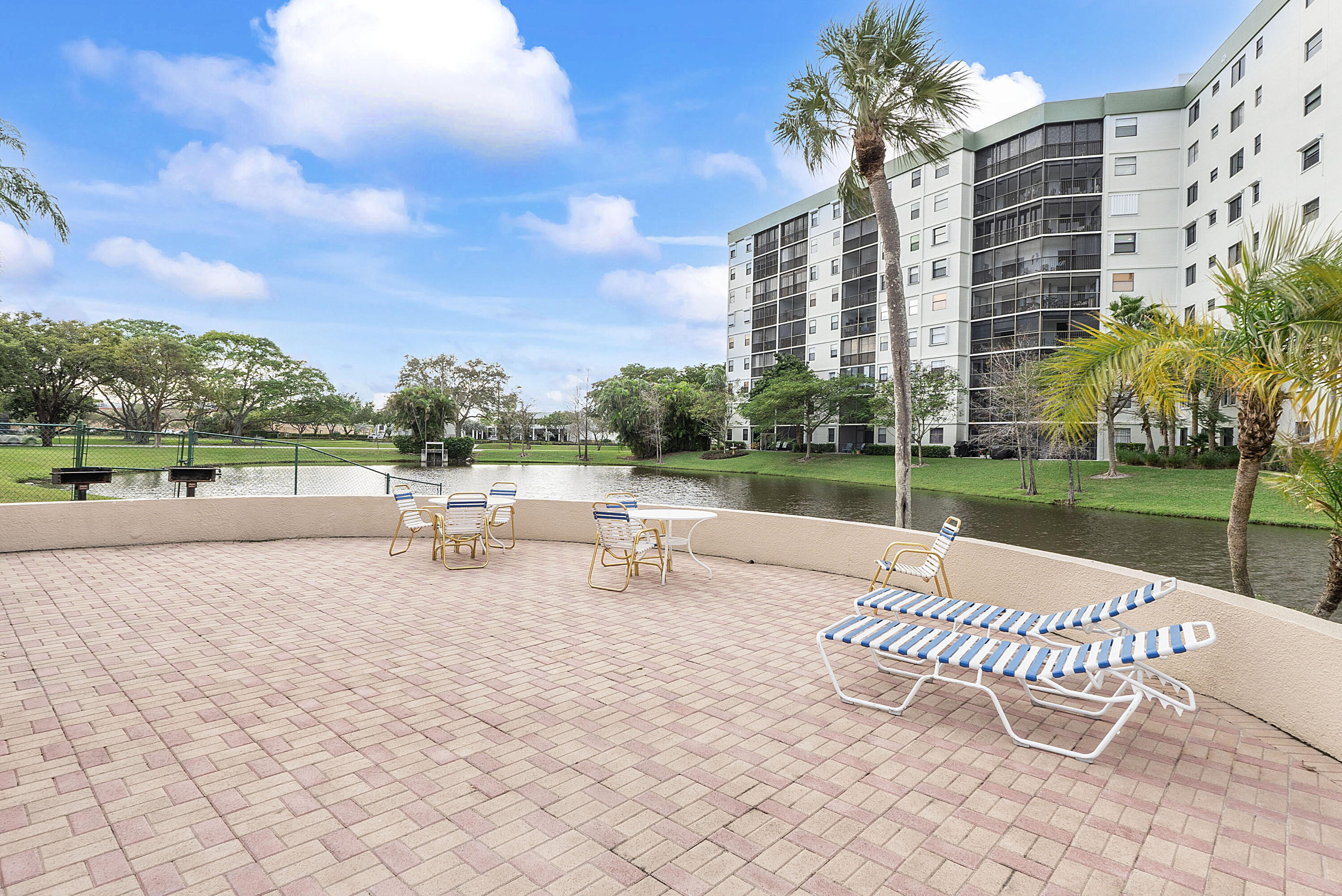 CYPRESS BEND CONDOMINIUM VII - Residential